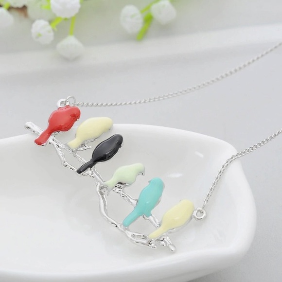 NEW!๐๐BIRDS ON BRANCH! SILVERY!๐๐LONG PENDANT! - Picture 2 of 7